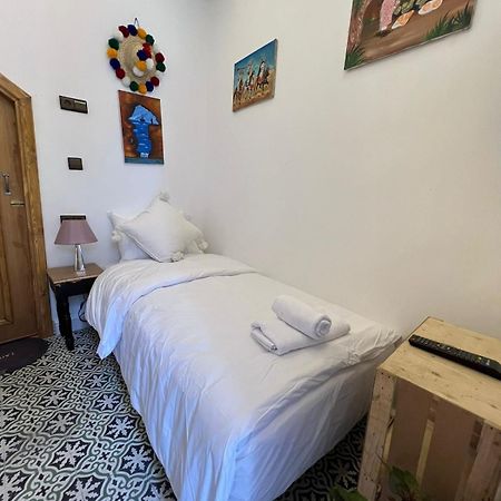 Chambre A La Medina Avec Salle De Bain Prive Танжер Екстериор снимка