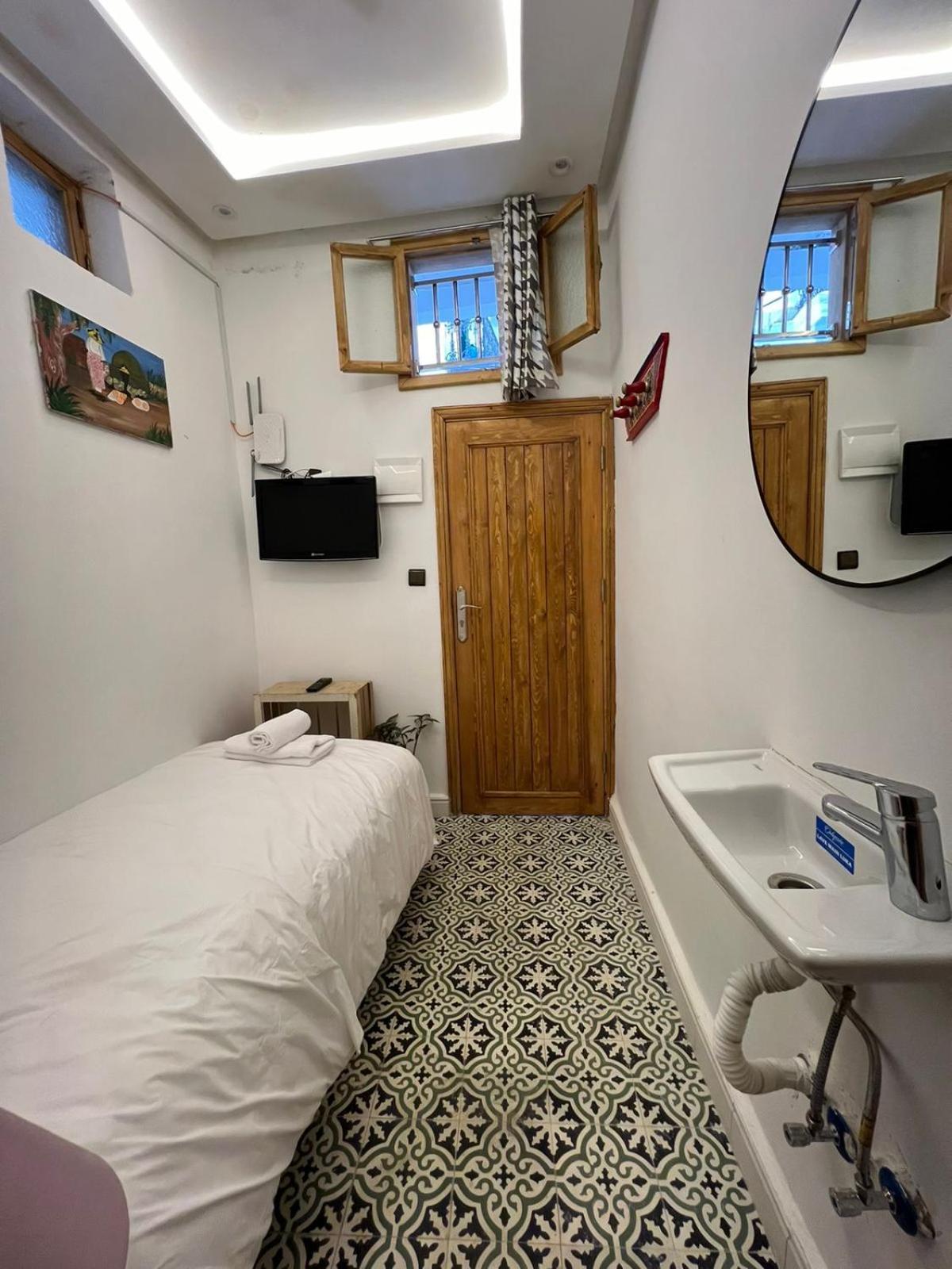 Chambre A La Medina Avec Salle De Bain Prive Танжер Екстериор снимка